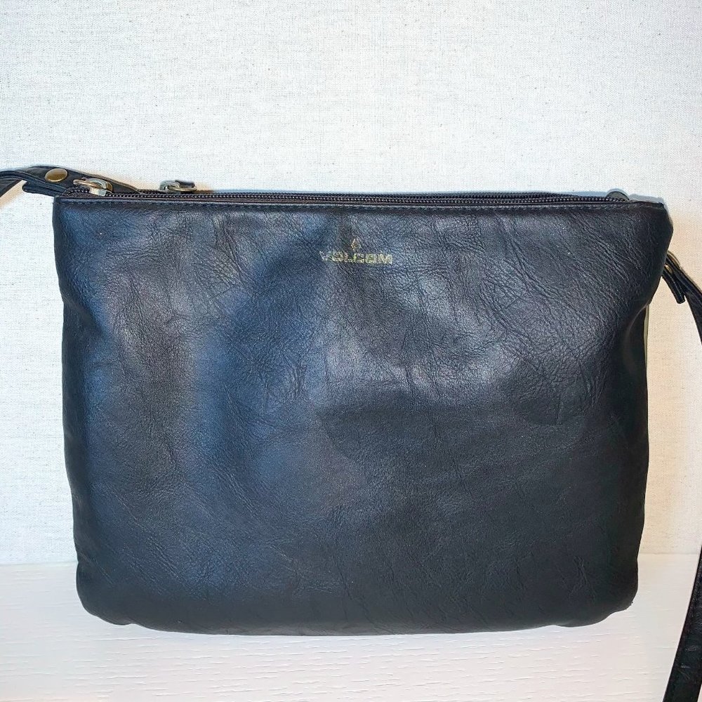 Volcom | Black and Green "Carry On" Crossbody